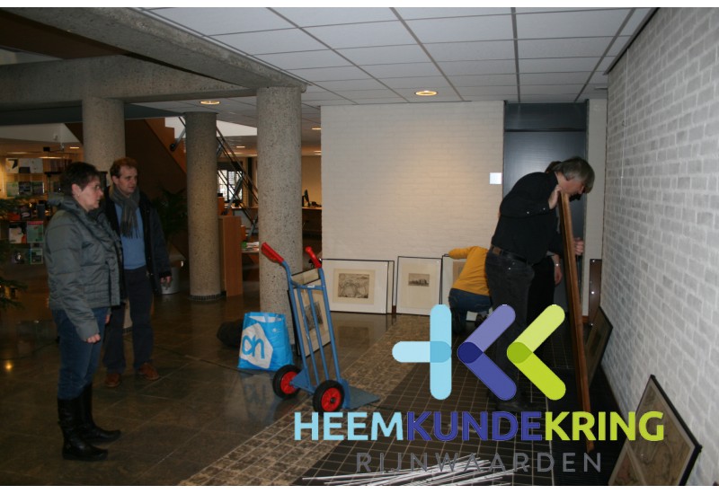 Opbouw tentoon stelling gemeentehuis 23-12-2009 Coll. P.Snip F0000016